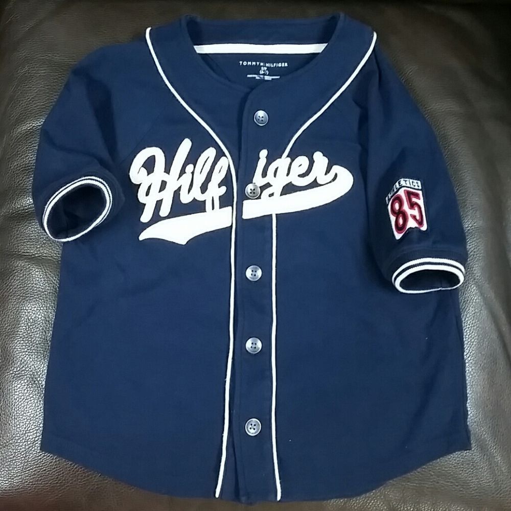 Boys Tommy Hilfiger baseball shirt size 6-7 *